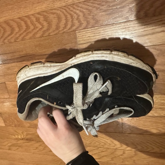 Nike running shoes - Picture 4 of 5